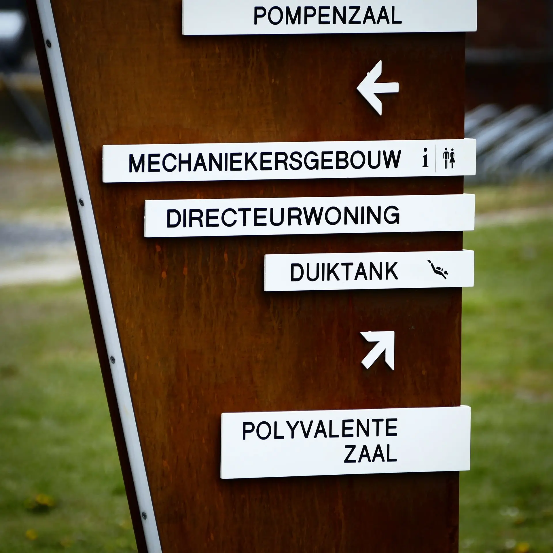 Cortenstaal infozuil