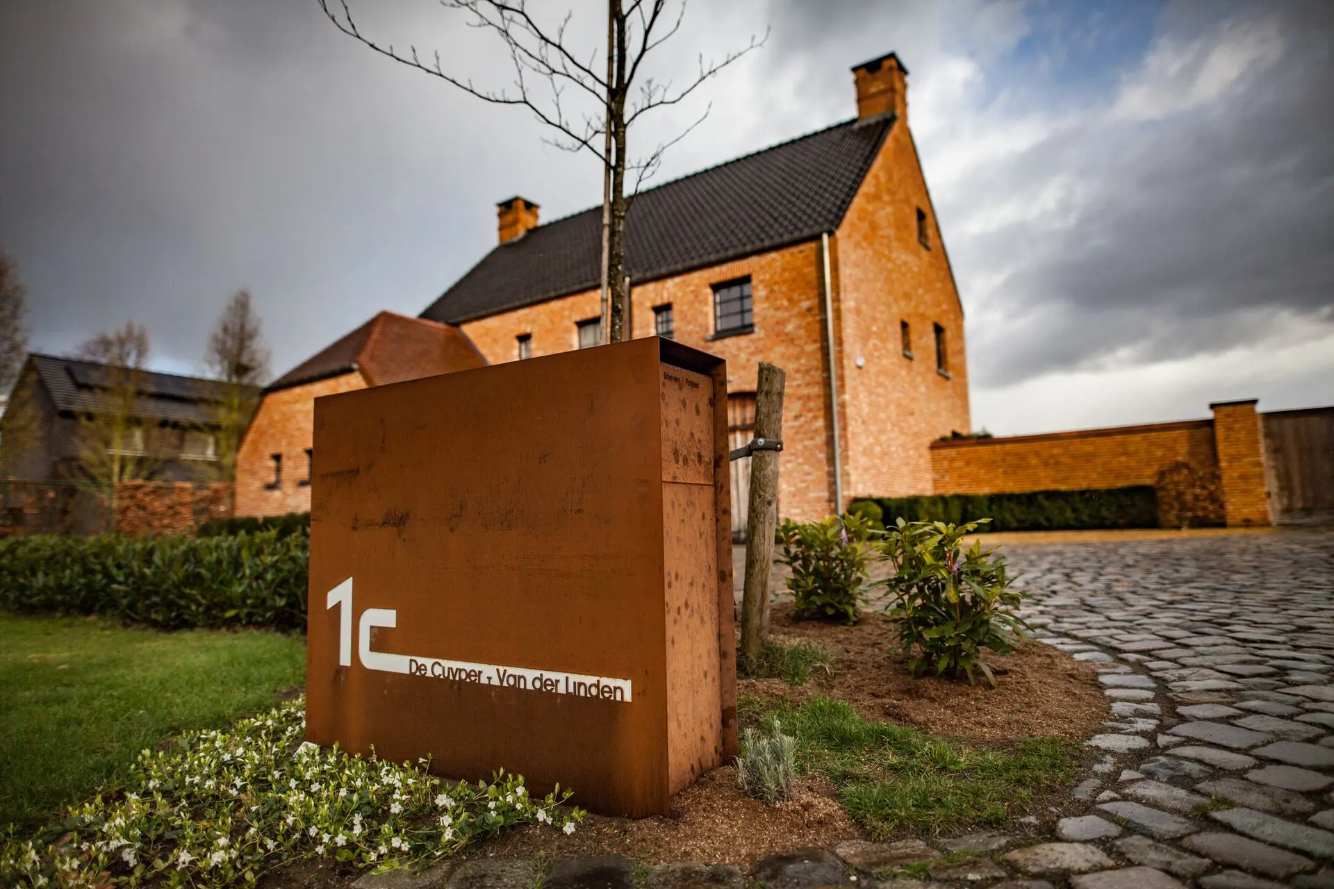 Cortenstaal brievenbus