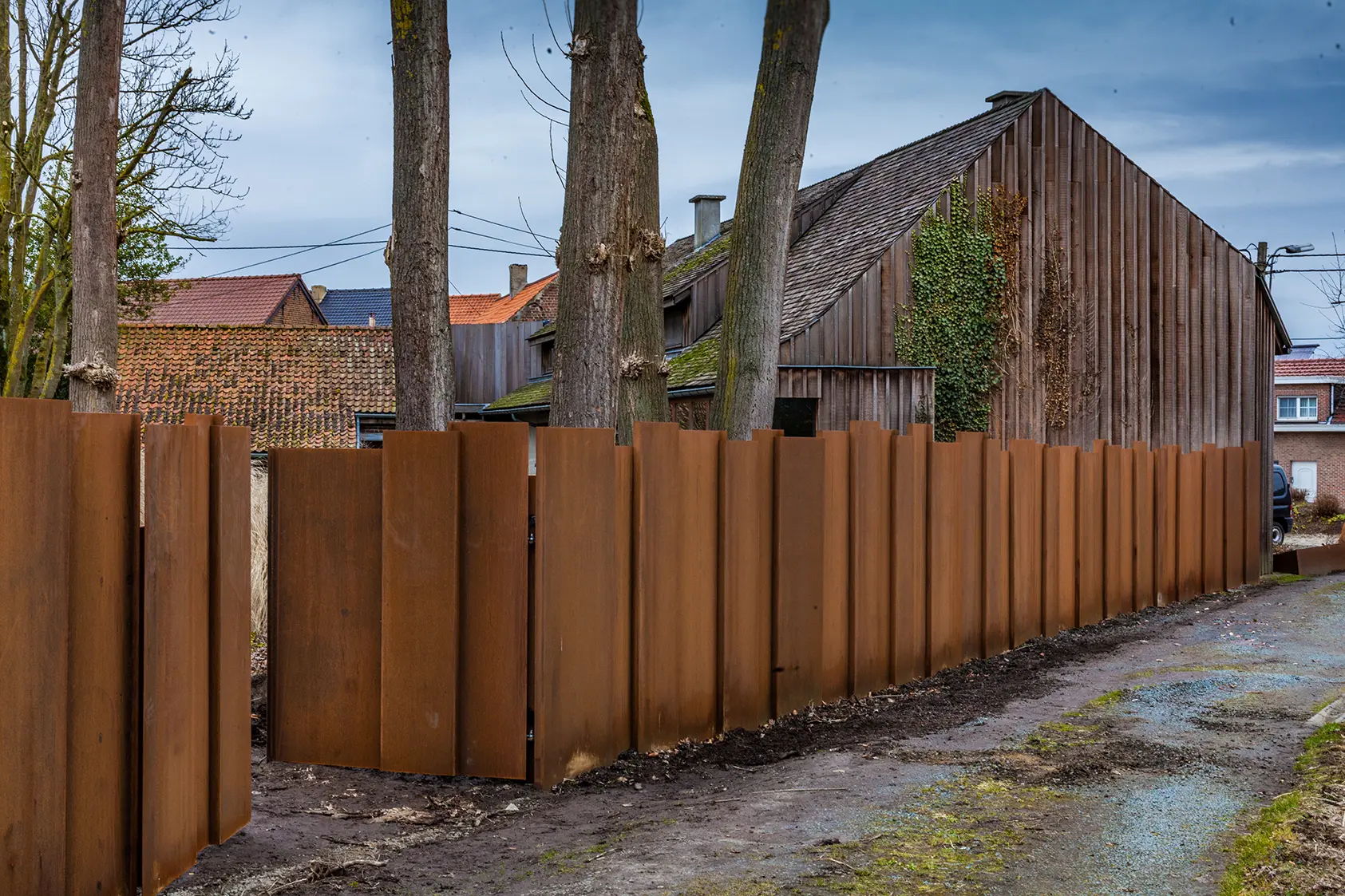 Cortenstaal schutting en poort