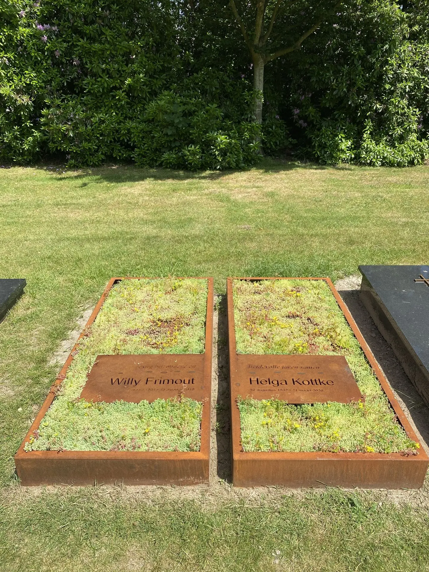 Cortenstaal grafzerk